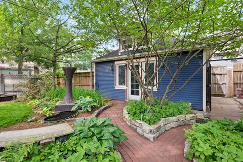 Tiny photo for 4748 N Beacon Street, Chicago, IL 60640 (MLS # 12390675)