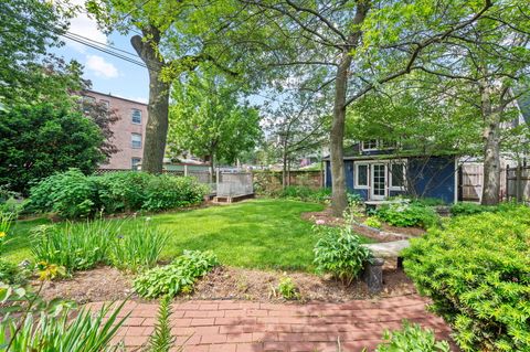 Tiny photo for 4748 N Beacon Street, Chicago, IL 60640 (MLS # 12390675)