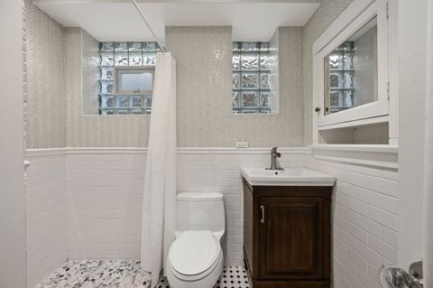 Tiny photo for 4748 N Beacon Street, Chicago, IL 60640 (MLS # 12390675)