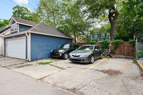 Tiny photo for 4748 N Beacon Street, Chicago, IL 60640 (MLS # 12390675)