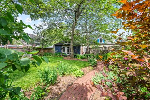 Tiny photo for 4748 N Beacon Street, Chicago, IL 60640 (MLS # 12390675)