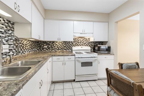 Tiny photo for 5500 Lincoln Avenue #116E, Morton Grove, IL 60053 (MLS # 12489782)