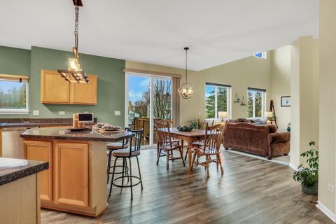 Tiny photo for 77 BRIDLEPATH Drive, Lindenhurst, IL 60046 (MLS # 12517547)