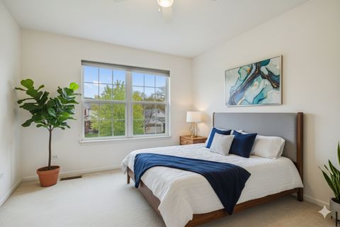 Tiny photo for 77 BRIDLEPATH Drive, Lindenhurst, IL 60046 (MLS # 12517547)