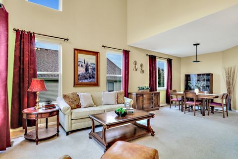 Tiny photo for 77 BRIDLEPATH Drive, Lindenhurst, IL 60046 (MLS # 12517547)