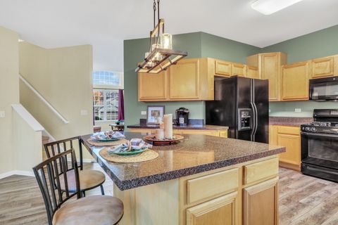 Tiny photo for 77 BRIDLEPATH Drive, Lindenhurst, IL 60046 (MLS # 12517547)