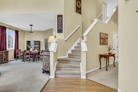 Tiny photo for 77 BRIDLEPATH Drive, Lindenhurst, IL 60046 (MLS # 12517547)