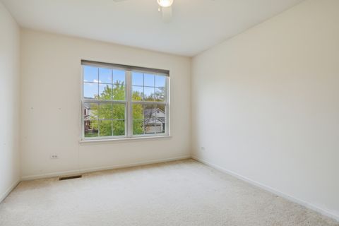 Tiny photo for 77 BRIDLEPATH Drive, Lindenhurst, IL 60046 (MLS # 12517547)