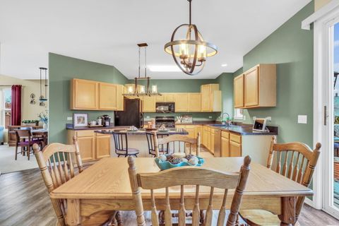 Tiny photo for 77 BRIDLEPATH Drive, Lindenhurst, IL 60046 (MLS # 12517547)