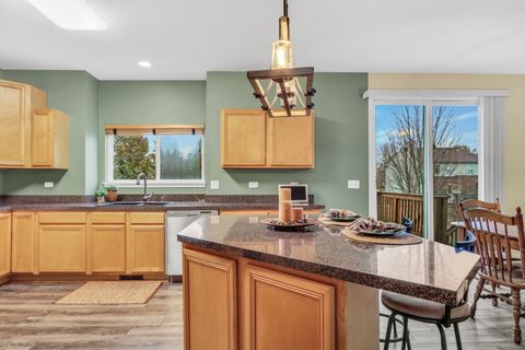 Tiny photo for 77 BRIDLEPATH Drive, Lindenhurst, IL 60046 (MLS # 12517547)