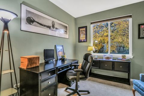 Tiny photo for 77 BRIDLEPATH Drive, Lindenhurst, IL 60046 (MLS # 12517547)