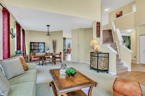 Tiny photo for 77 BRIDLEPATH Drive, Lindenhurst, IL 60046 (MLS # 12517547)