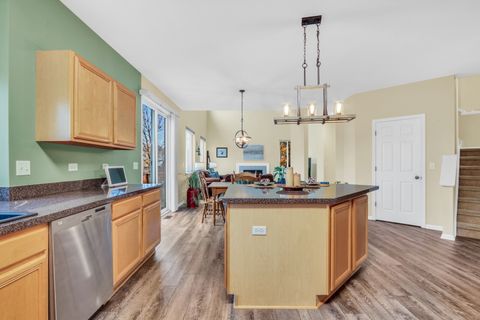 Tiny photo for 77 BRIDLEPATH Drive, Lindenhurst, IL 60046 (MLS # 12517547)