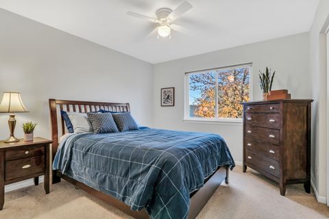 Tiny photo for 77 BRIDLEPATH Drive, Lindenhurst, IL 60046 (MLS # 12517547)