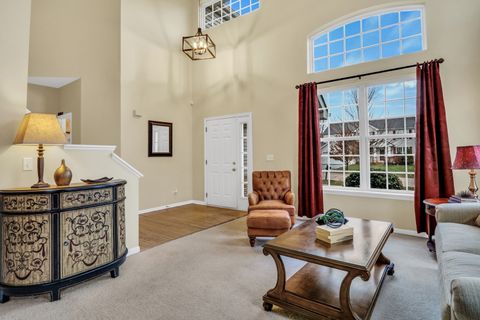 Tiny photo for 77 BRIDLEPATH Drive, Lindenhurst, IL 60046 (MLS # 12517547)