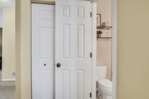 Tiny photo for 77 BRIDLEPATH Drive, Lindenhurst, IL 60046 (MLS # 12517547)