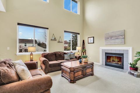 Tiny photo for 77 BRIDLEPATH Drive, Lindenhurst, IL 60046 (MLS # 12517547)