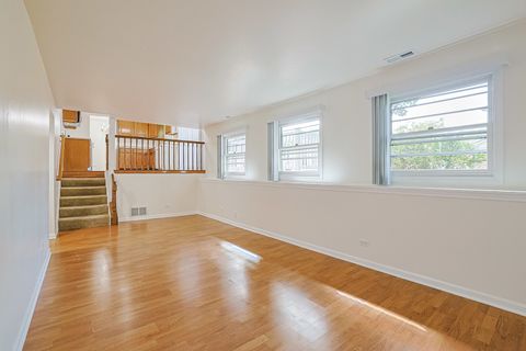 Tiny photo for 1901 Kingsley Drive, Schaumburg, IL 60194 (MLS # 12486410)