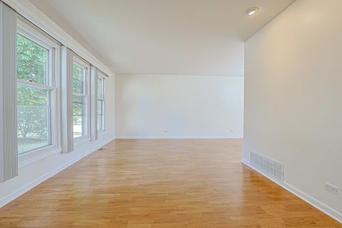 Tiny photo for 1901 Kingsley Drive, Schaumburg, IL 60194 (MLS # 12486410)