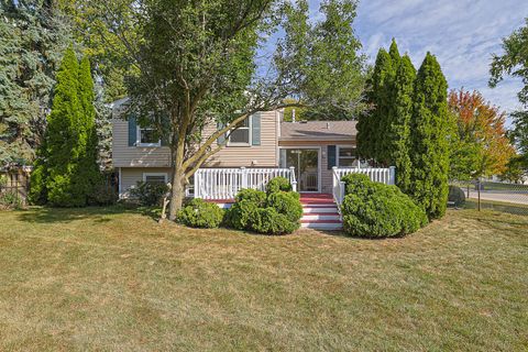 Tiny photo for 1901 Kingsley Drive, Schaumburg, IL 60194 (MLS # 12486410)
