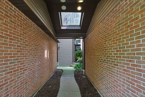 Tiny photo for 1008 Arbor Court, Mount Prospect, IL 60056 (MLS # 12453809)