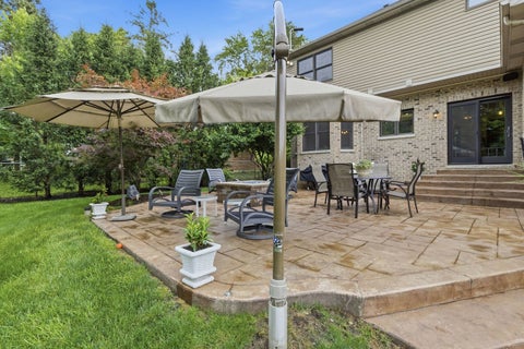 Tiny photo for 1018 S Ahrens Avenue, Lombard, IL 60148 (MLS # 12646362)