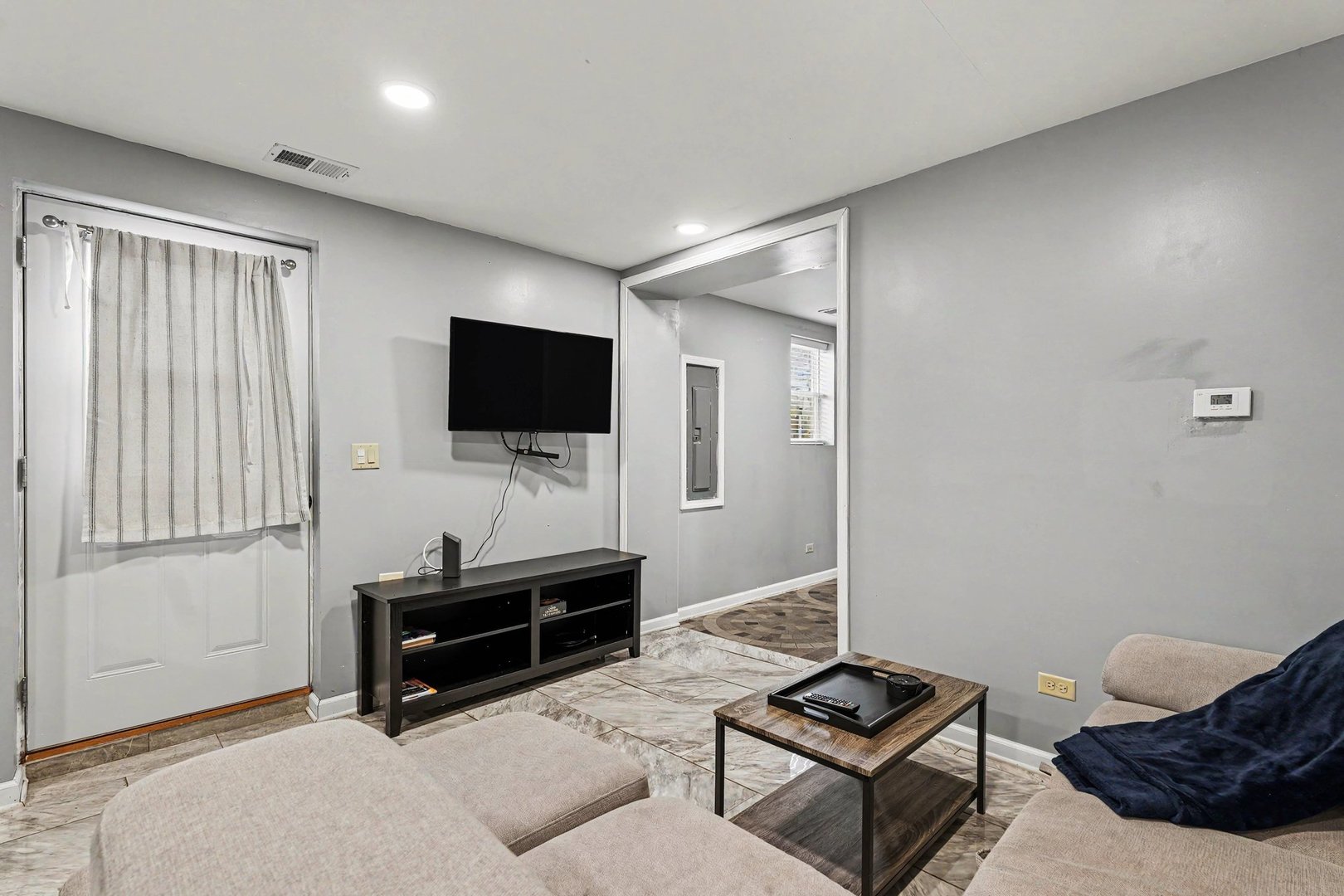 Properties 2 214 Chicago Avenue
