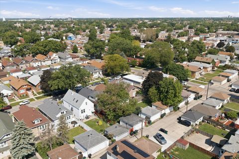Tiny photo for 2713 Highland Avenue, Berwyn, IL 60402 (MLS # 12667688)