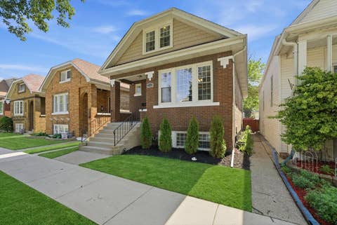 Tiny photo for 2713 Highland Avenue, Berwyn, IL 60402 (MLS # 12667688)