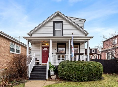 Photo of 5229 W Carmen Avenue, Chicago, IL 60630 (MLS # 12310542)