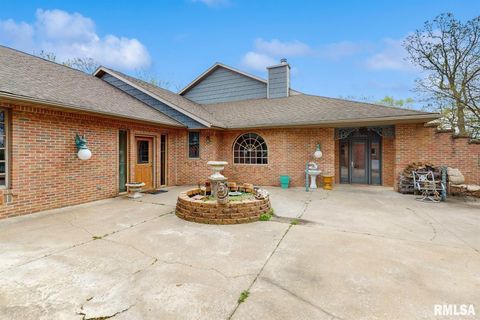 Photo of 315 N 9TH Street, Clinton, IA 52732 (MLS # QC4262787)