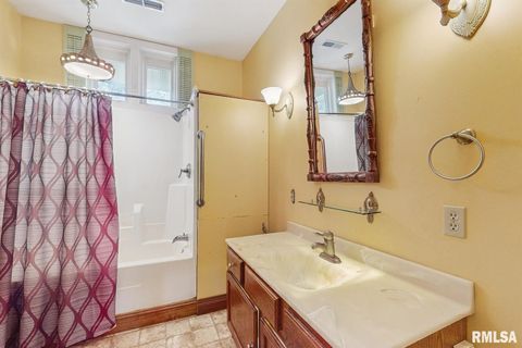 Tiny photo for 315 N 9TH Street, Clinton, IA 52732 (MLS # QC4262787)