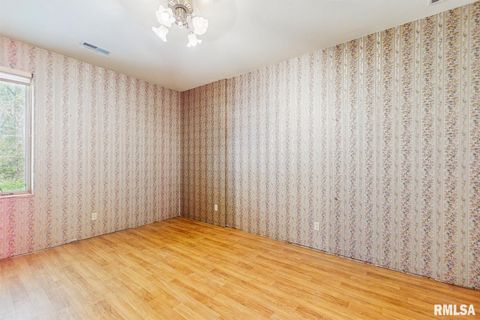 Tiny photo for 315 N 9TH Street, Clinton, IA 52732 (MLS # QC4262787)