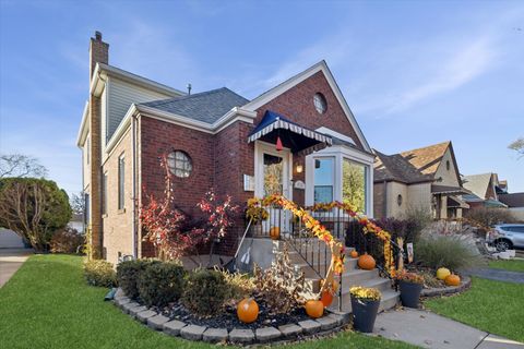 Photo of 9710 S HARDING Avenue, Evergreen Park, IL 60805 (MLS # 12517679)