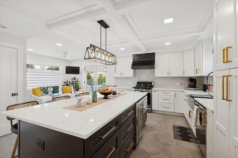 Tiny photo for 9710 S HARDING Avenue, Evergreen Park, IL 60805 (MLS # 12517679)