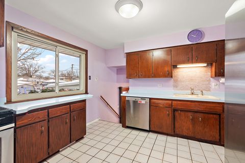 Tiny photo for 10657 Laramie Avenue, Oak Lawn, IL 60453 (MLS # 12532812)