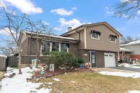 Tiny photo for 10657 Laramie Avenue, Oak Lawn, IL 60453 (MLS # 12532812)
