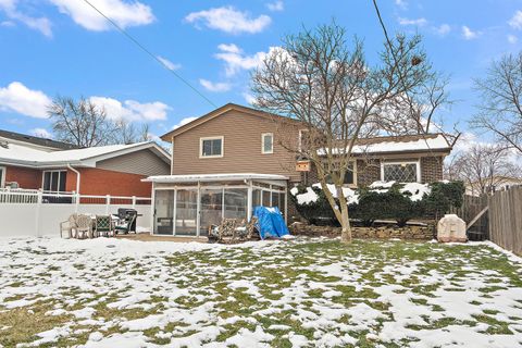 Tiny photo for 10657 Laramie Avenue, Oak Lawn, IL 60453 (MLS # 12532812)