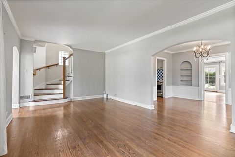Tiny photo for 545 S Evergreen Avenue, Arlington Heights, IL 60005 (MLS # 12640267)