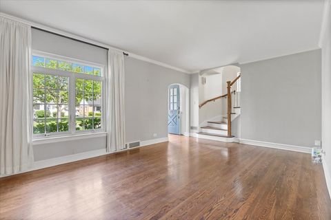 Tiny photo for 545 S Evergreen Avenue, Arlington Heights, IL 60005 (MLS # 12640267)