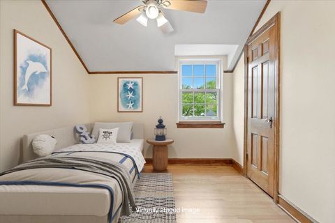 Tiny photo for 545 S Evergreen Avenue, Arlington Heights, IL 60005 (MLS # 12640267)
