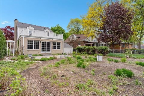 Tiny photo for 545 S Evergreen Avenue, Arlington Heights, IL 60005 (MLS # 12640267)