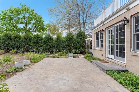 Tiny photo for 545 S Evergreen Avenue, Arlington Heights, IL 60005 (MLS # 12640267)