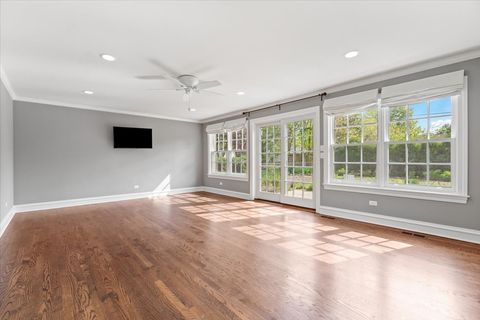 Tiny photo for 545 S Evergreen Avenue, Arlington Heights, IL 60005 (MLS # 12640267)