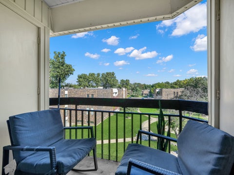 Tiny photo for 2212 Country Club Drive #22C, Woodridge, IL 60517 (MLS # 12770243)