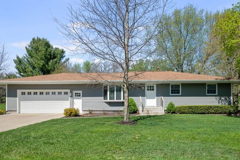 Photo of 207 Amber Lane, Geneseo, IL 61254 (MLS # 12622180)