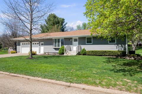 Tiny photo for 207 Amber Lane, Geneseo, IL 61254 (MLS # 12622180)