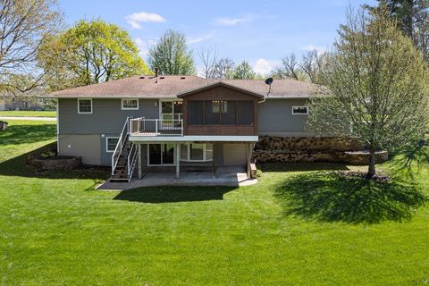 Tiny photo for 207 Amber Lane, Geneseo, IL 61254 (MLS # 12622180)