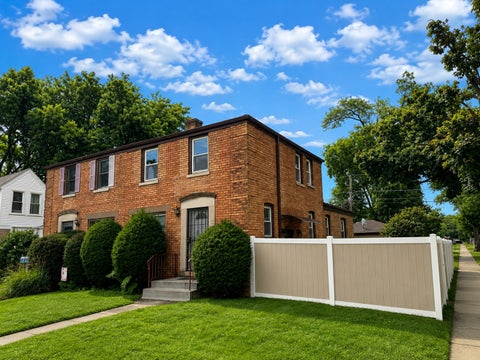 Photo of 1693 Linden Street, Des Plaines, IL 60018 (MLS # 12773191)