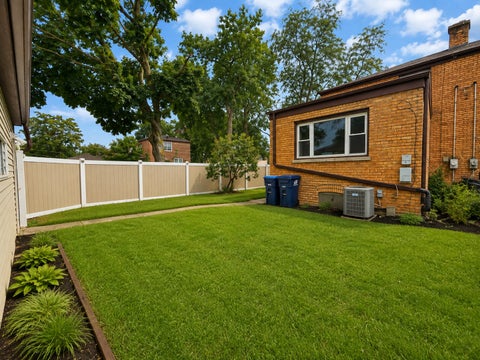Tiny photo for 1693 Linden Street, Des Plaines, IL 60018 (MLS # 12773191)